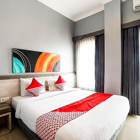 Oyo 289 Hotel Dalwa Syariah Pasuruan Esterno foto