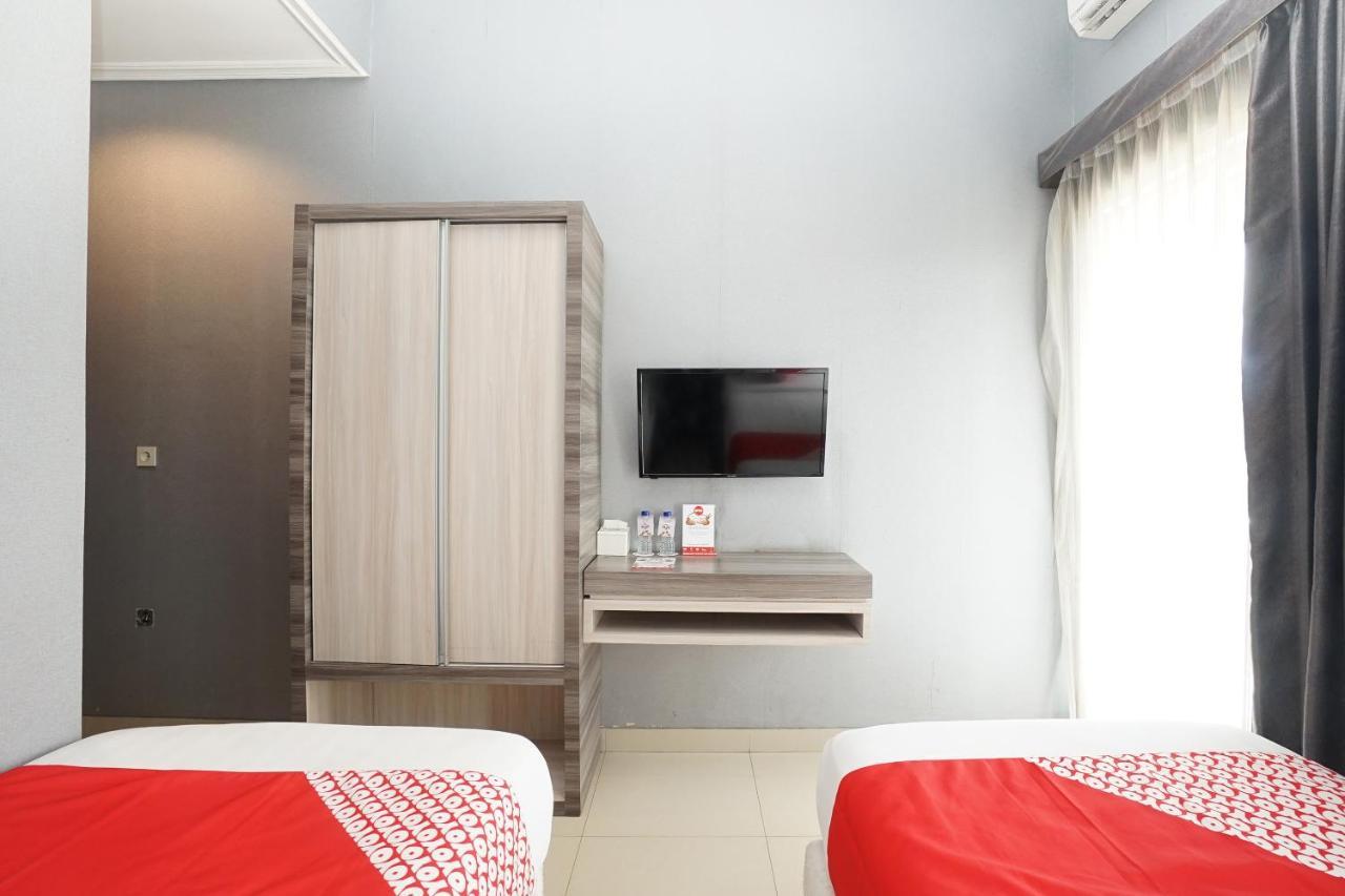 Oyo 289 Hotel Dalwa Syariah Pasuruan Esterno foto