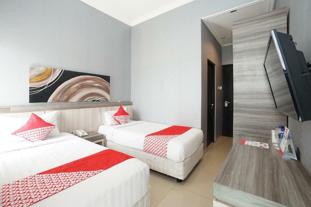 Oyo 289 Hotel Dalwa Syariah Pasuruan Esterno foto