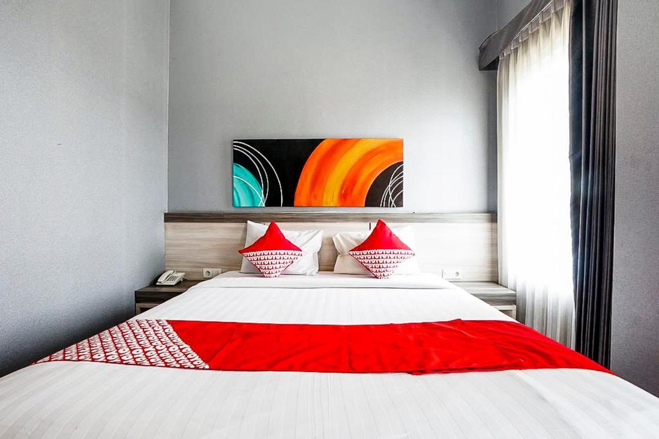 Oyo 289 Hotel Dalwa Syariah Pasuruan Esterno foto