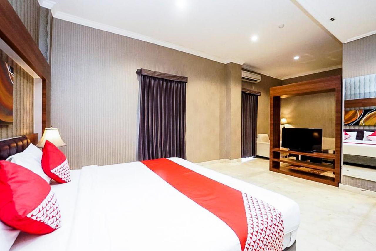Oyo 289 Hotel Dalwa Syariah Pasuruan Esterno foto