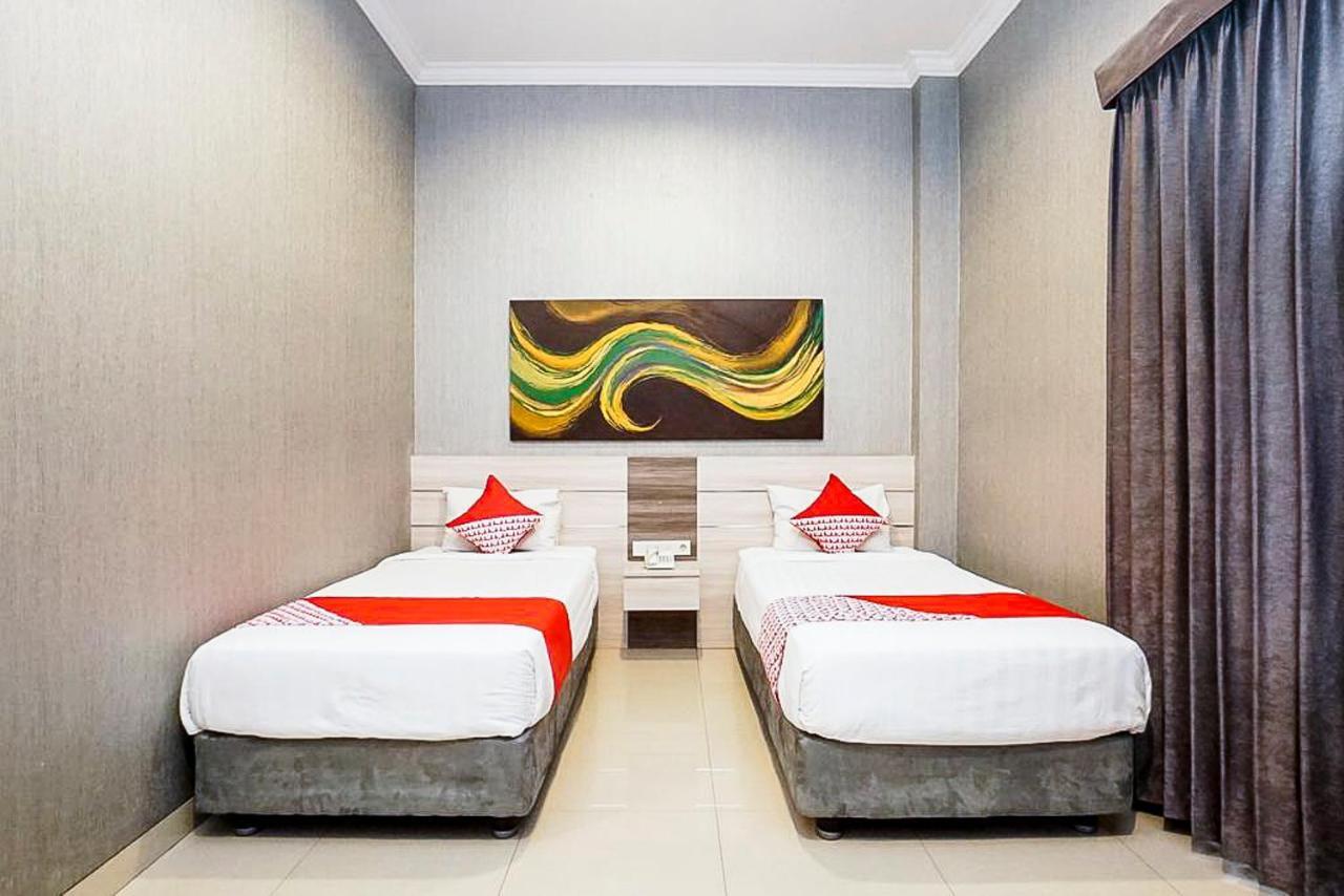 Oyo 289 Hotel Dalwa Syariah Pasuruan Esterno foto