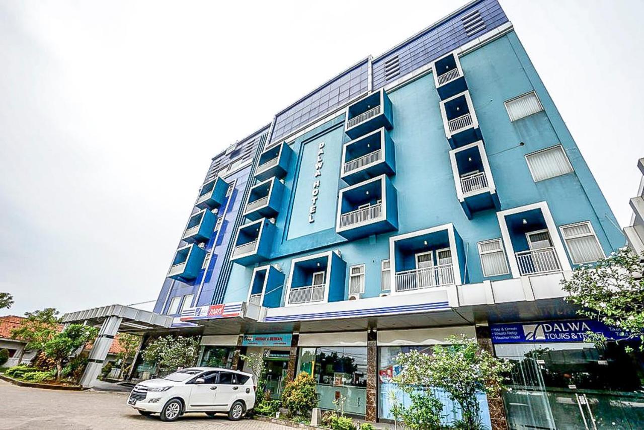 Oyo 289 Hotel Dalwa Syariah Pasuruan Esterno foto