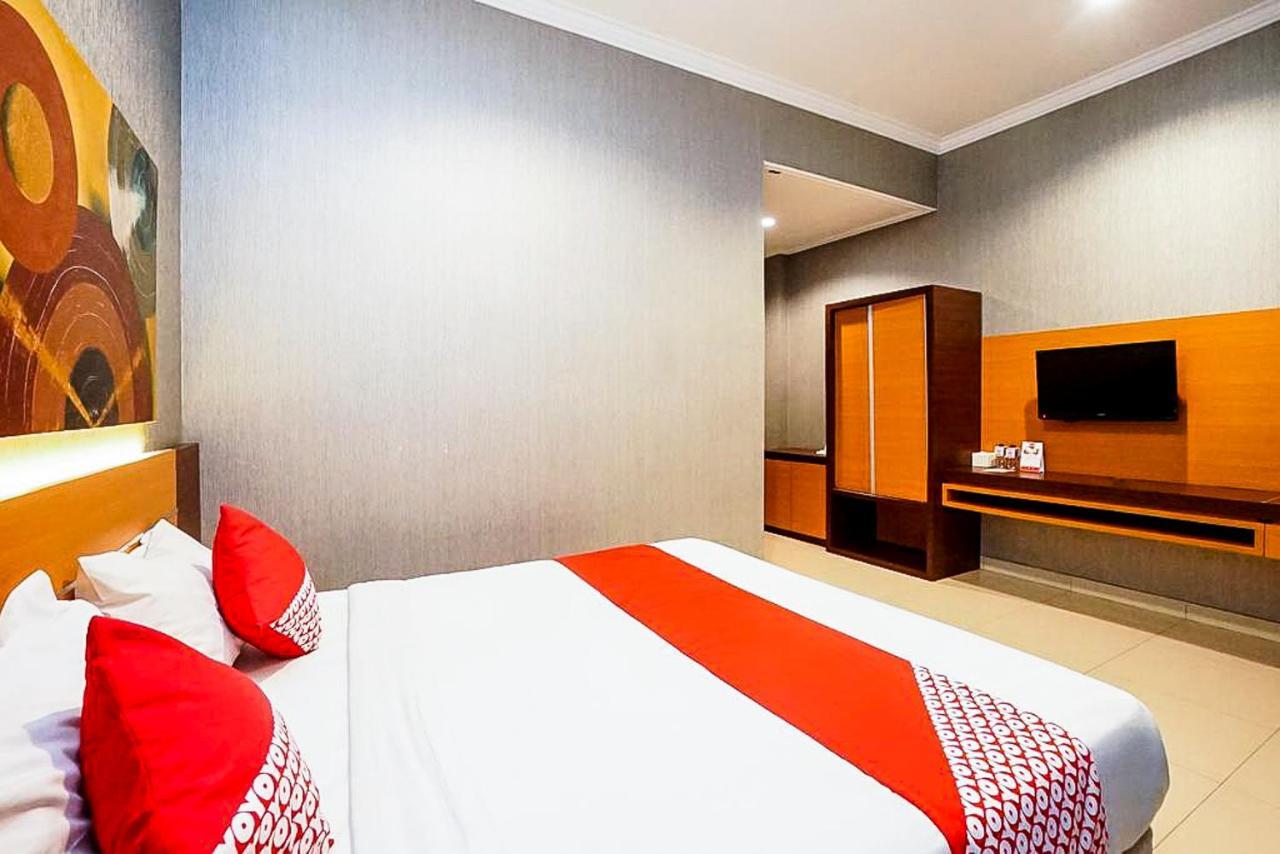 Oyo 289 Hotel Dalwa Syariah Pasuruan Esterno foto