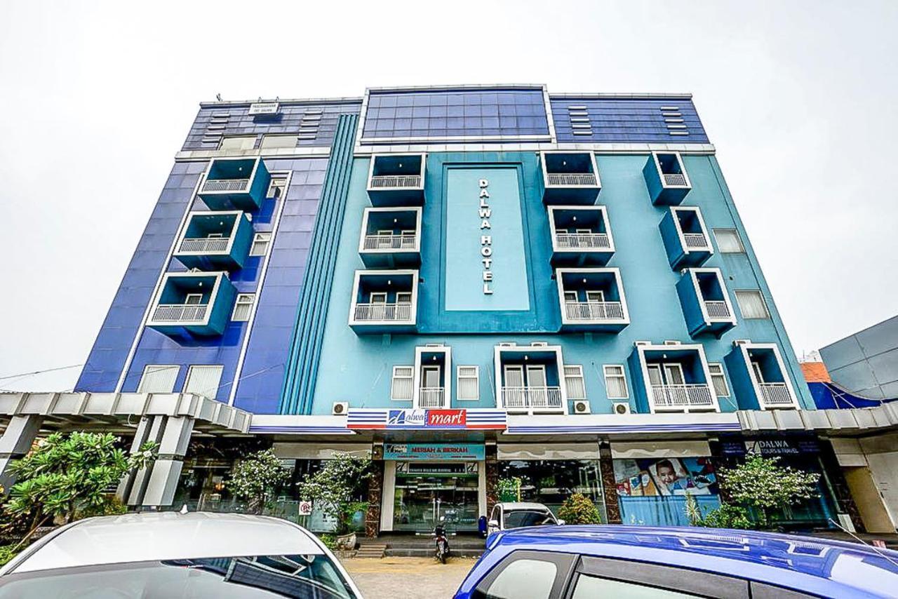 Oyo 289 Hotel Dalwa Syariah Pasuruan Esterno foto